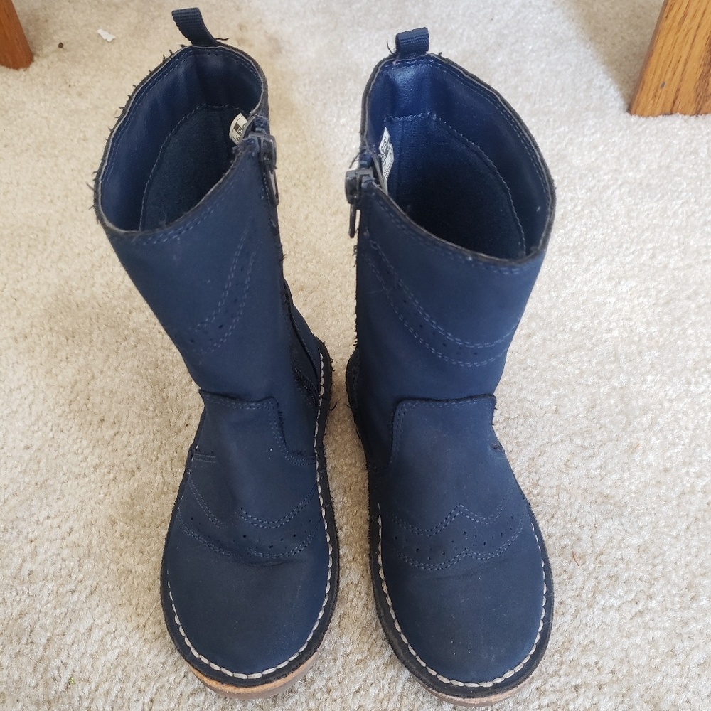 Little girls suede boots
